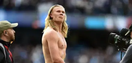 Manchester City in vetta alla Premier con la vittoria sul Burnley, retrocesso