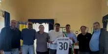 Omaggio alle origini lucane, Mastantuono dona una maglia del Real a Ripacandida