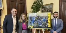 L'inchino alla moto di Valentino Rossi diventa un'opera in Lego