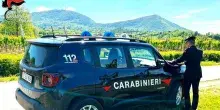 Sparano ai ciclisti dall'auto con una carabina ad aria compressa, denunciati