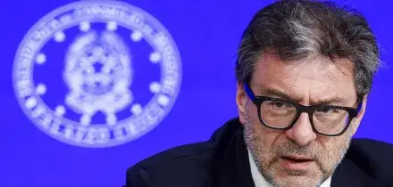 Giorgetti: 'Se le stime saranno confermate, l'Italia sar&agrave; fuori dalla procedura nel 2027'