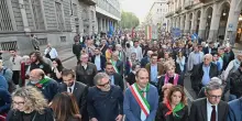 Torino, al via la fiaccolata del 25 aprile