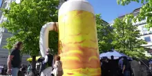 Monaco di Baviera, mille litri di boccali gratis per la Giornata della birra