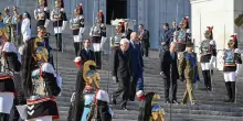 25 aprile: Mattarella all'Altare della Patria rende omaggio ai caduti, poi a San Severino Marche