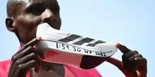 Sawe &egrave; storia, il primo a correre la maratona sotto le 2 ore