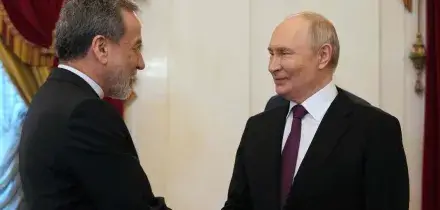 Medio Oriente: Putin ad Araghchi: 'Faremo il possibile per la pace in Medio Oriente'. Teheran: 'L'esercito deve avere per legge lo Stretto'- LIVEBLOG