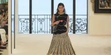 Sfila a Biarritz la prima collezione Chanel Cruise di Blazy