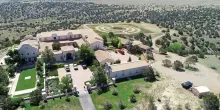 Nuove ombre sul ranch di Epstein, 'giovani drogati e stuprati'