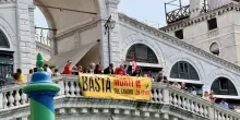 Flashmob della Cgil a Venezia per la sicurezza sul lavoro