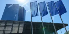 Bce, salgono rischi al rialzo per inflazione e al ribasso per la crescita