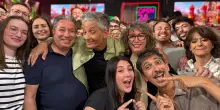 Fiorello videochiama il comico Francesco De Carlo ospite da Jimmy Fallon