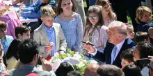 Easter Egg Roll, i Trump ospitano la corsa alle uova alla Casa Bianca