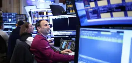 L'Europa apre forte con la tregua Usa-Iran. Milano a +0,99. Lo spread tra Btp e Bund in avvio scende a 76 punti