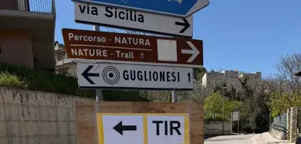 Frana in Molise: navigatori in tilt, sindaci in strada a 'dirigere' il traffico