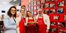 La premier Giorgia Meloni a Monza in visita a PizzAut, 'sono venuta dai lavoratori pi&ugrave; straordinari