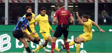 Milan sotto di due gol al 45', pioggia di fischi a San Siro