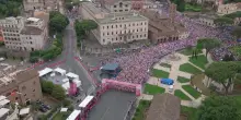 Race for the cure, il mare rosa di 200mila persone in corsa contro il tumore