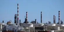 Il prezzo del petrolio in calo (-0,6%) dopo il balzo di ieri, attesa per negoziati