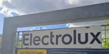 Electrolux, scioperi e presidi, l'azienda convocata al Mimit