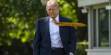Trump annuncia fondo da 1,78 miliardi per le vittime di Biden