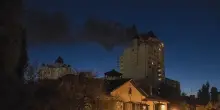 Kiev sotto attacco missilistico, incendi in citt&agrave;