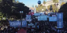 Argentina, Milei applica ulteriori tagli al bilancio per arrivare al pareggio