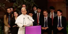 Il Papa alla Sapienza: "Sbagliato chiamare difesa un riarmo che impoverisce"