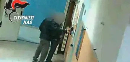 Furbetti del cartellino all'Asl di Caserta, sospesi quattro medici e due infermieri