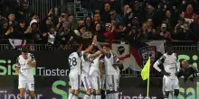 Serie A: il Cagliari &egrave; salvo, restano in lizza Lecce e Cremonese