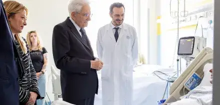 Mattarella e Meloni a Modena. Il capo dello Stato ai medici: 'Grazie per quello che fate'
