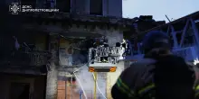 Zelensky: 'Pesanti raid russi nella notte, un drone russo colpisce una nave cinese'