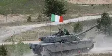 Tajani:  'L'Italia sar&agrave; parte della leadership della Nato in Europa. Un errore ridurre la presenza Usa'
