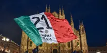 Principio d'incendio fra i fuochi d'artificio per la festa Inter