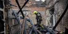 Zelensky: 'Pesanti raid nella notte, un drone russo colpisce una nave cinese'