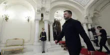 Zelensky, pesanti raid russi nella notte, drone russo colpisce nave cinese