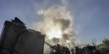 Kiev, tre morti e diversi feriti in raid russi nell'est