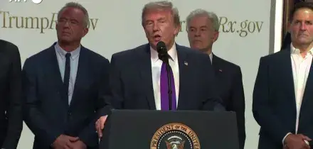 Trump: "Ho rimandato l'attacco all'Iran, colloqui seri"