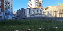 Crollo parziale della Vela Rossa a Scampia, nessun ferito
