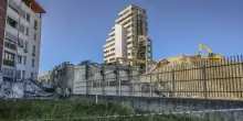 Crollo parziale della Vela Rossa a Scampia, nessun ferito
