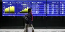 Borsa: l'Asia debole guarda agli sviluppi in Iran, risale il petrolio