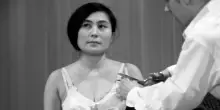 Los Angeles abbraccia Yoko Ono, opere e performance in mostra al Broad