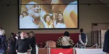 'Ciao Carlin le tue idee continueranno', a Pollenzo la camera ardente di Petrini