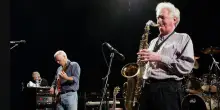 David Gilmour piange Dick Parry, lo storico sax dei Pink Floyd