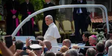 Il Papa ad Acerra: 'Troppo male in questa terra, scardinate la cultura della prepotenza'