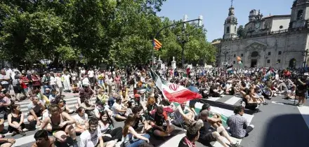 Cariche della polizia all'arrivo degli attivisti della Flotilla a Bilbao, il governo basco ammette errori
