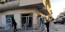 Assalto a bancomat nel Foggiano, esplosi tre Atm e vetri infranti