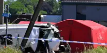 Incidente in Belgio: scuolabus travolto da un treno, 'almeno quattro vittime, due adolescenti'