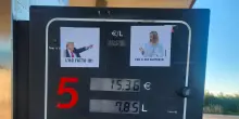 Greenpeace, 'adesivi di Trump e Meloni su pompe benzina, responsabili degli aumenti'
