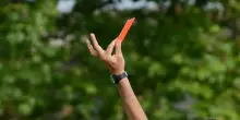Arbitro sedicenne aggredito nel Sassarese dopo un cartellino rosso