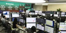 Borsa: l'Asia chiude contrastata e guarda all'Ia, sale il petrolio